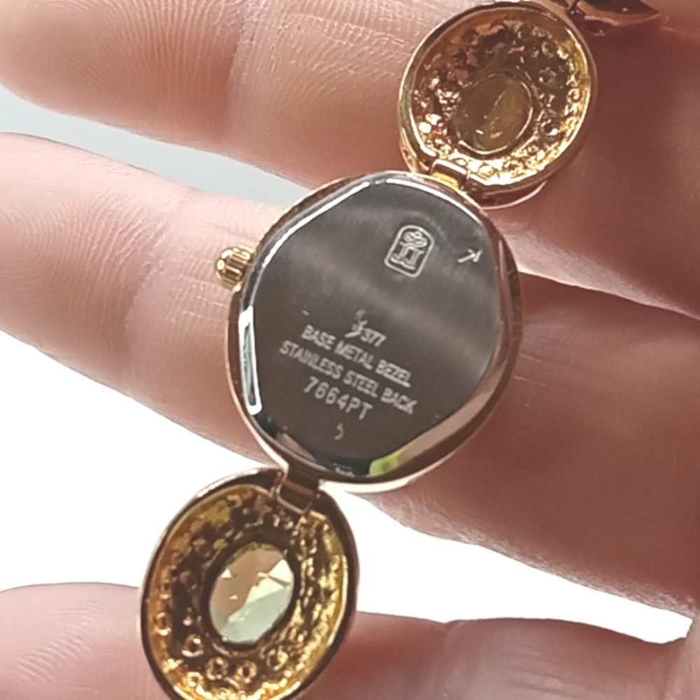 Jules Jurgenson gold toned, with green stones, linked watch. Size: 7 - Picture 7 of 7